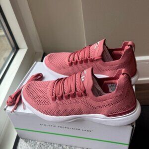 NWB APL Women's Dusty Rose TechLoom Breeze Lightweight Athletic Shoes W 6 Y 4.5